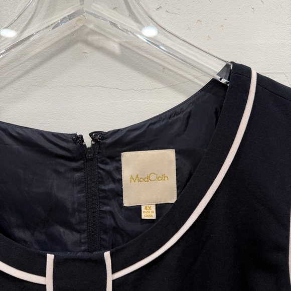 ModCloth Roving Reporter Navy Dress Piping Detail Pockets Size 4X - Picture 4 of 7